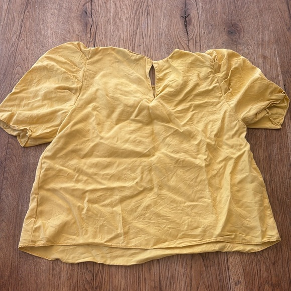 Zara yellow short sleeve top. Size XS - Picture 5 of 5